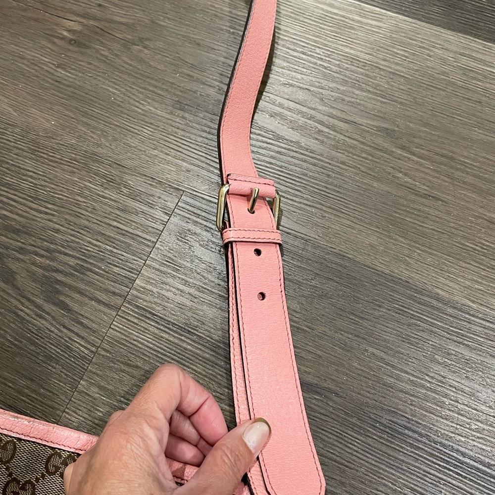 Authentic Gucci medium crossbody bag - Picture 9 of 14